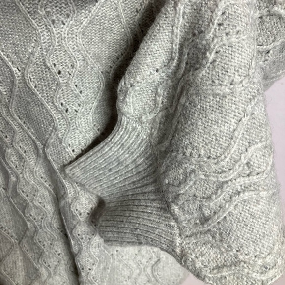 Tahari Women’s Pullover Sweater, Size M, Light Gray. - Picture 2 of 5